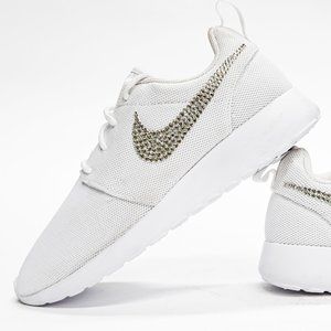 New Womens Nike Roshe Run With Custom Swarovski Crystal Swoosh - Size 10